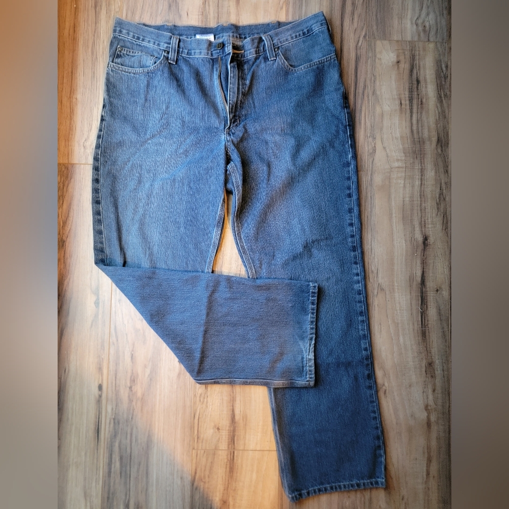 Men's Carhartt jeans EUC relaxed 38 x 32
